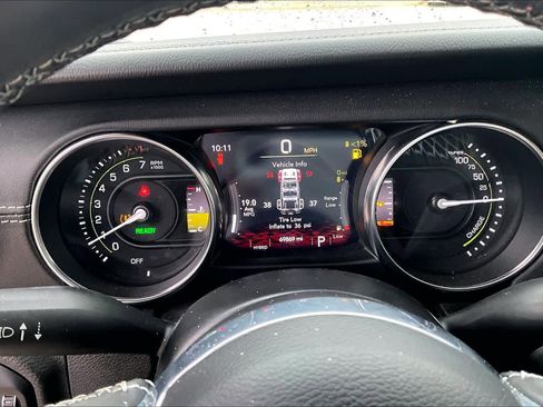 Used 2022 Jeep Wrangler Unlimited Sahara w/ Cold Weather Group AWD/4WD image 27