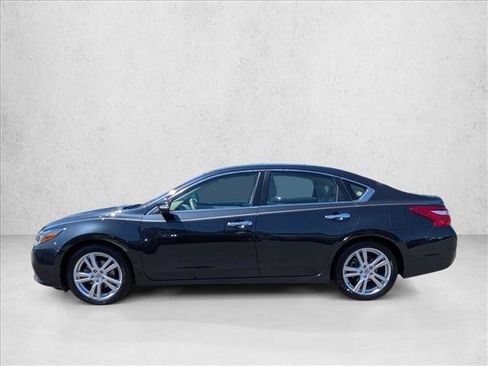 Used 2016 Nissan Altima 3.5 SL FWD image 9