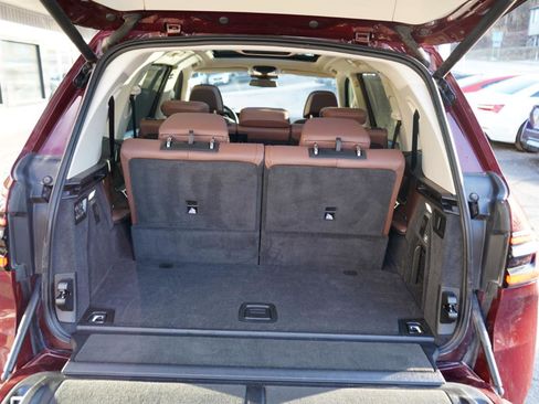 Used 2025 BMW X7 xDrive40i w/ Executive Package image 55