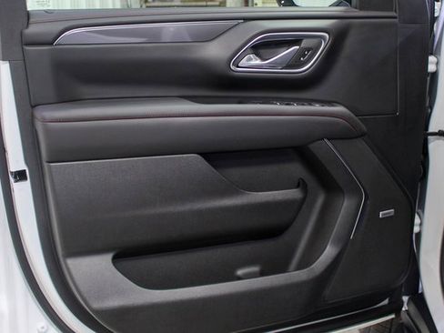 Used 2023 Chevrolet Suburban RST w/ Sport Performance Package image 8