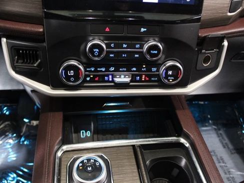 Used 2022 Ford Expedition Max Limited image 38