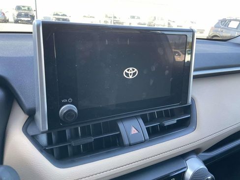 Used 2025 Toyota RAV4 LE image 38