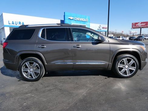Used 2019 GMC Acadia Denali image 4