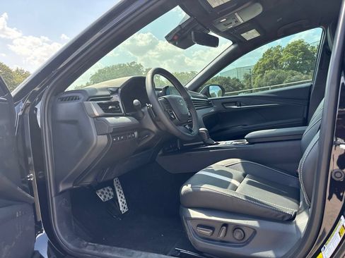 Used 2026 Toyota Camry SE w/ Convenience Package FWD image 7