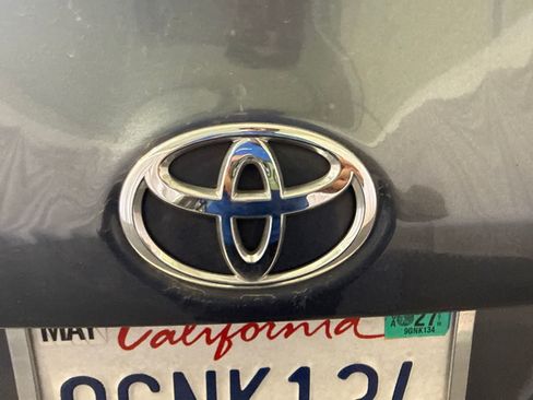 Used 2014 Toyota Corolla LE FWD image 13