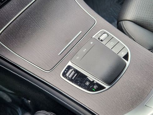 Used 2020 Mercedes-Benz GLC 300 4MATIC image 17