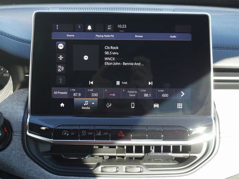 Used 2024 Jeep Compass Latitude w/ Sun and Sound Group image 19