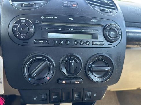 Used 2005 Volkswagen Beetle GLS FWD image 20