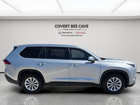 Used 2024 Toyota Grand Highlander XLE image 11