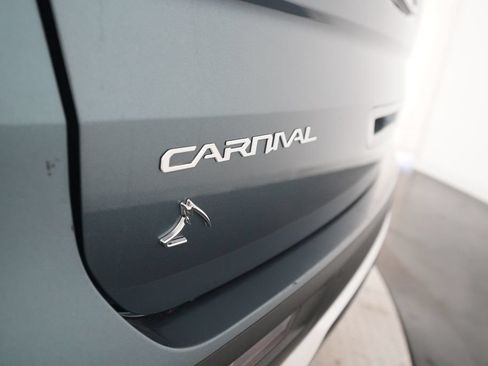 Used 2024 Kia Carnival SX FWD image 34