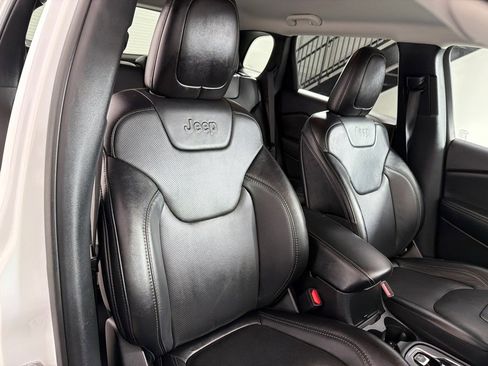 Used 2023 Jeep Cherokee Altitude Lux image 25