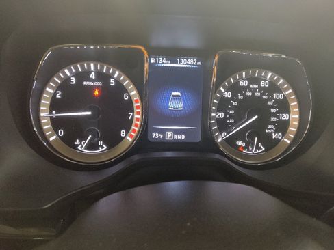 Used 2017 Nissan Titan SV image 23