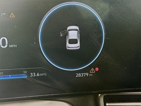 Used 2024 Hyundai Elantra SEL image 15