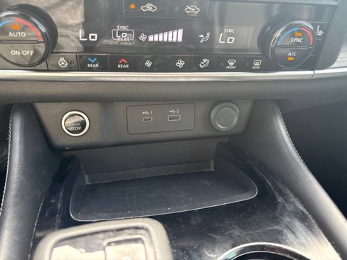 Used 2021 Nissan Rogue SL FWD image 14