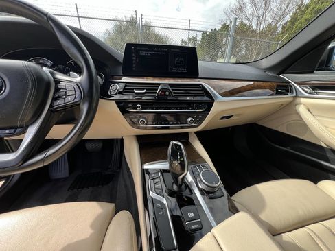 Used 2019 BMW 530i w/ Convenience Package image 18