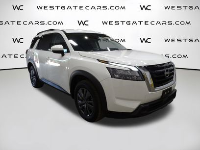 Used 2024 Nissan Pathfinder SV