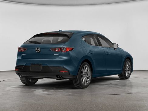 Used 2019 MAZDA MAZDA3 Hatchback w/ Preferred Package FWD image 2