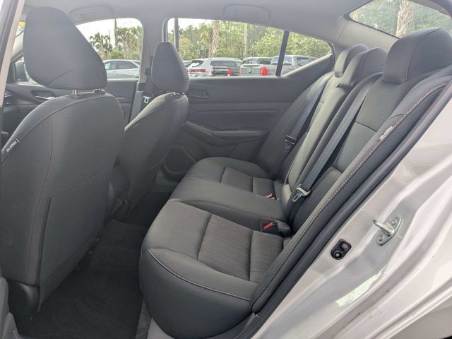 Used 2025 Nissan Altima 2.5 SV FWD image 11