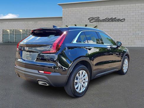 Certified 2023 Cadillac XT4 Luxury w/ Cold Weather Package AWD/4WD image 4