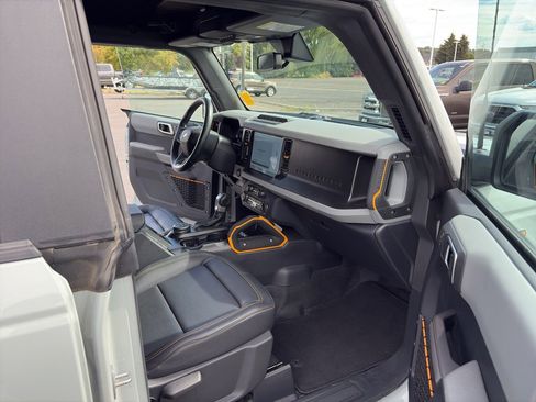 Used 2022 Ford Bronco Badlands image 29