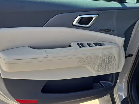 New 2026 Kia Carnival EX FWD image 19