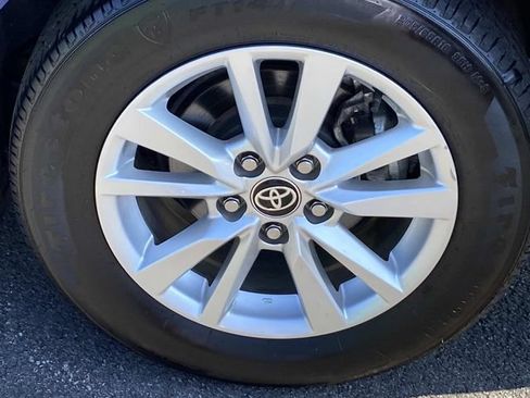 Used 2025 Toyota Camry LE FWD image 28
