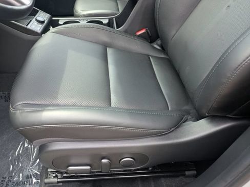 Used 2024 Hyundai Kona Limited AWD/4WD image 19