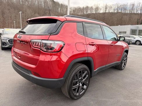 New 2026 Jeep Compass Latitude image 4