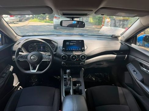 Used 2025 Nissan Sentra SV FWD image 9