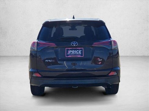 Used 2018 Toyota RAV4 LE image 6