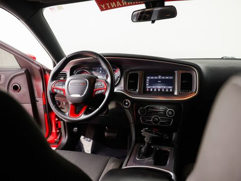 Used 2019 Dodge Charger SXT image 19