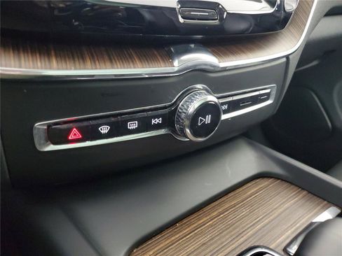 Certified 2023 Volvo XC60 B5 Plus w/ Protection Package Premier FWD image 30
