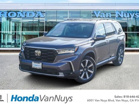 New 2025 Honda Pilot Touring image 1