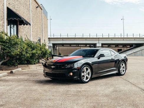 Used 2010 Chevrolet Camaro SS w/ LPO, Ground Effects Package RWD image 20