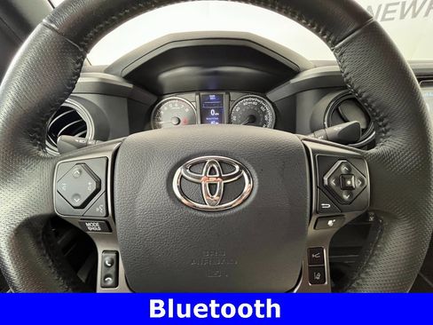 Used 2019 Toyota Tacoma TRD Off-Road image 10