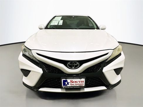 Used 2019 Toyota Camry XSE image 2