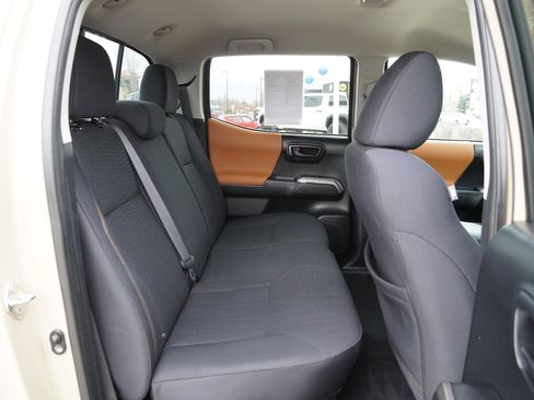 Certified 2018 Toyota Tacoma SR5 image 25