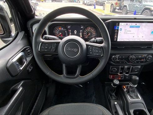 Certified 2024 Jeep Wrangler Willys image 5