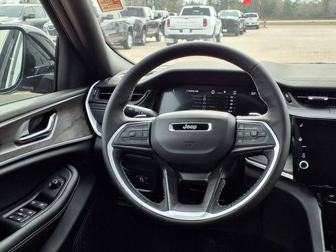 New 2026 Jeep Grand Cherokee Altitude RWD image 13