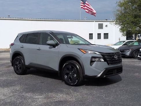Certified 2026 Nissan Rogue SV FWD image 2