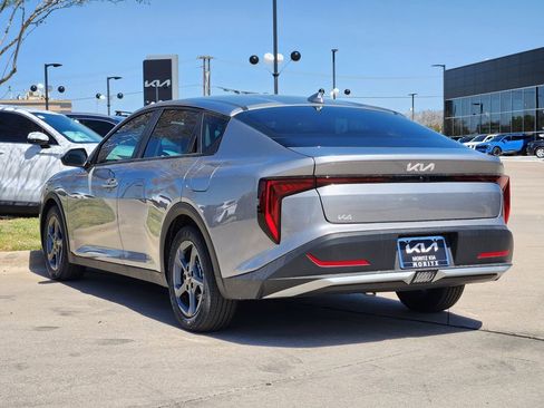 New 2026 Kia K4 LXS image 3