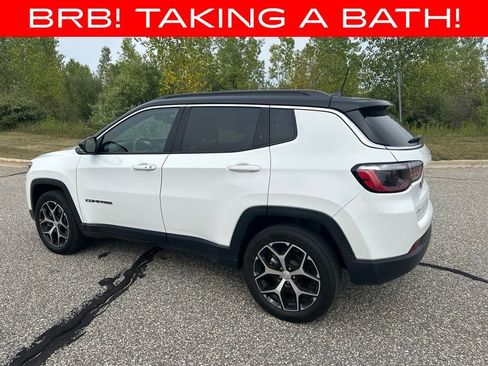 Used 2024 Jeep Compass Limited AWD/4WD image 3