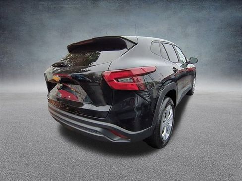 Certified 2024 Chevrolet Trax LS image 9