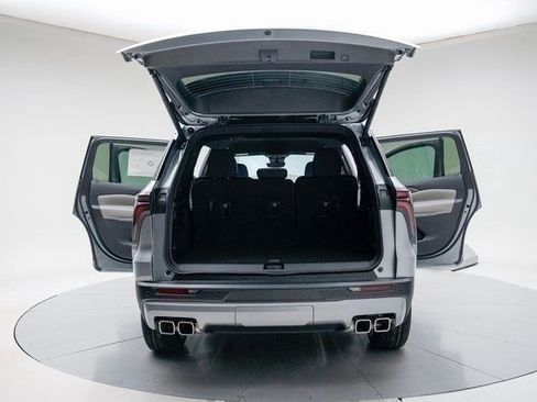 New 2026 Chevrolet Traverse LT w/ Enhanced Driving Package FWD image 20
