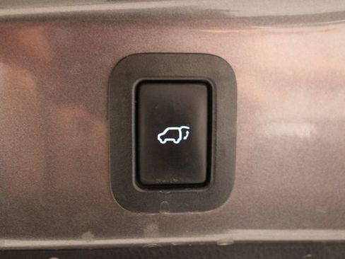 Used 2015 Toyota Highlander XLE image 17