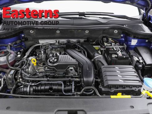 Used 2022 Volkswagen Taos SEL image 7