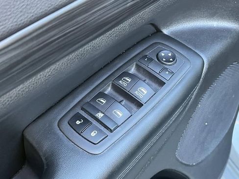 Used 2022 Jeep Grand Cherokee Altitude image 27