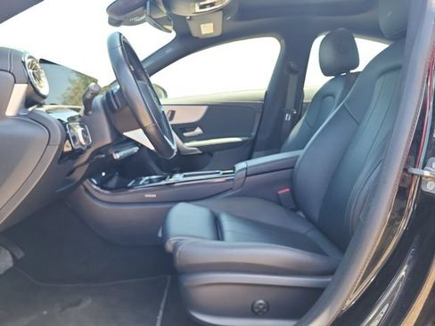 Used 2025 Mercedes-Benz CLA 250 image 11