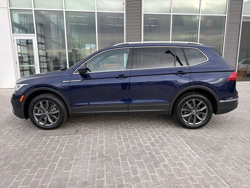 Certified 2022 Volkswagen Tiguan SE image 3
