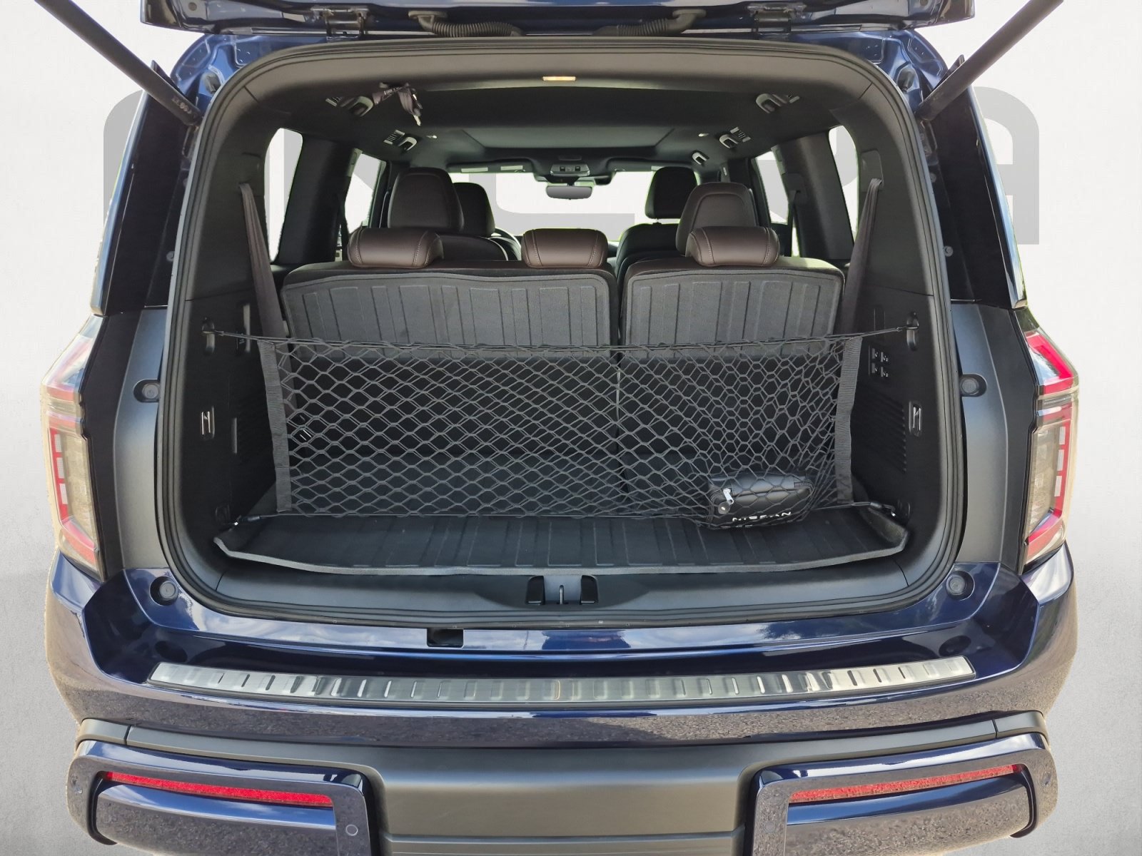 Used 2025 Nissan Armada Platinum RWD image 12